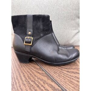 Clarks Womens Black Leather Ankle Boots Comfy‎ Size 9M Snow Whimsigoth Witchy